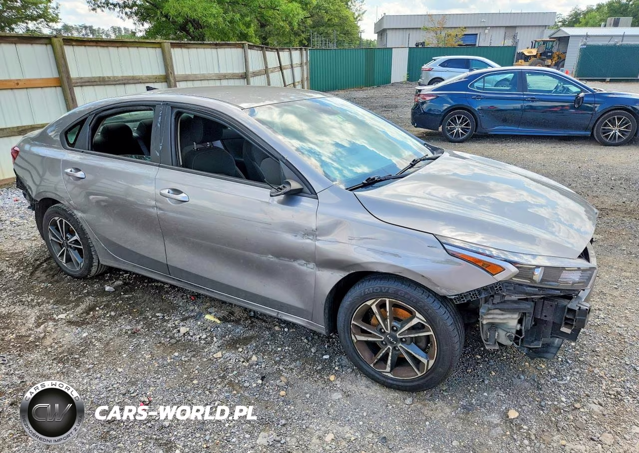 2023 Kia Forte Lxs VIN:3KPF24AD9PE615273 - 4