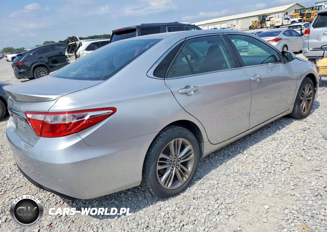 2015 Toyota Camry Se VIN:4T1BF1FK6FU963570 - 3