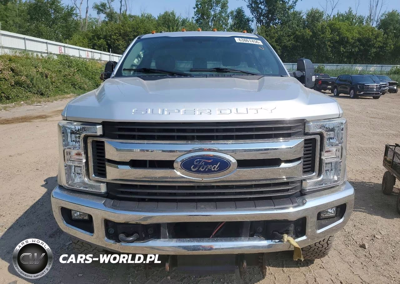 2018 Ford F250 Super Duty VIN:1FTBF2B6XJEC71978 - 5