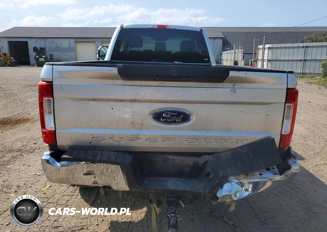2018 Ford F250 Super Duty VIN:1FTBF2B6XJEC71978 - 6