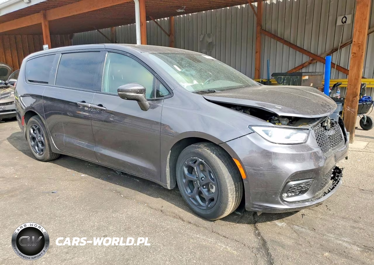 2022 Chrysler Pacifica Hybrid Touring L VIN:2C4RC1L73NR183517 - 4