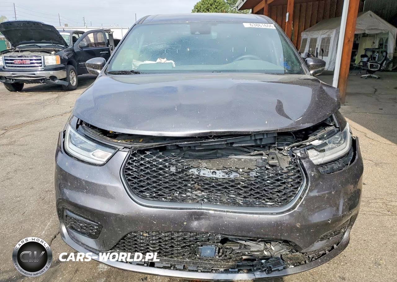2022 Chrysler Pacifica Hybrid Touring L VIN:2C4RC1L73NR183517 - 5