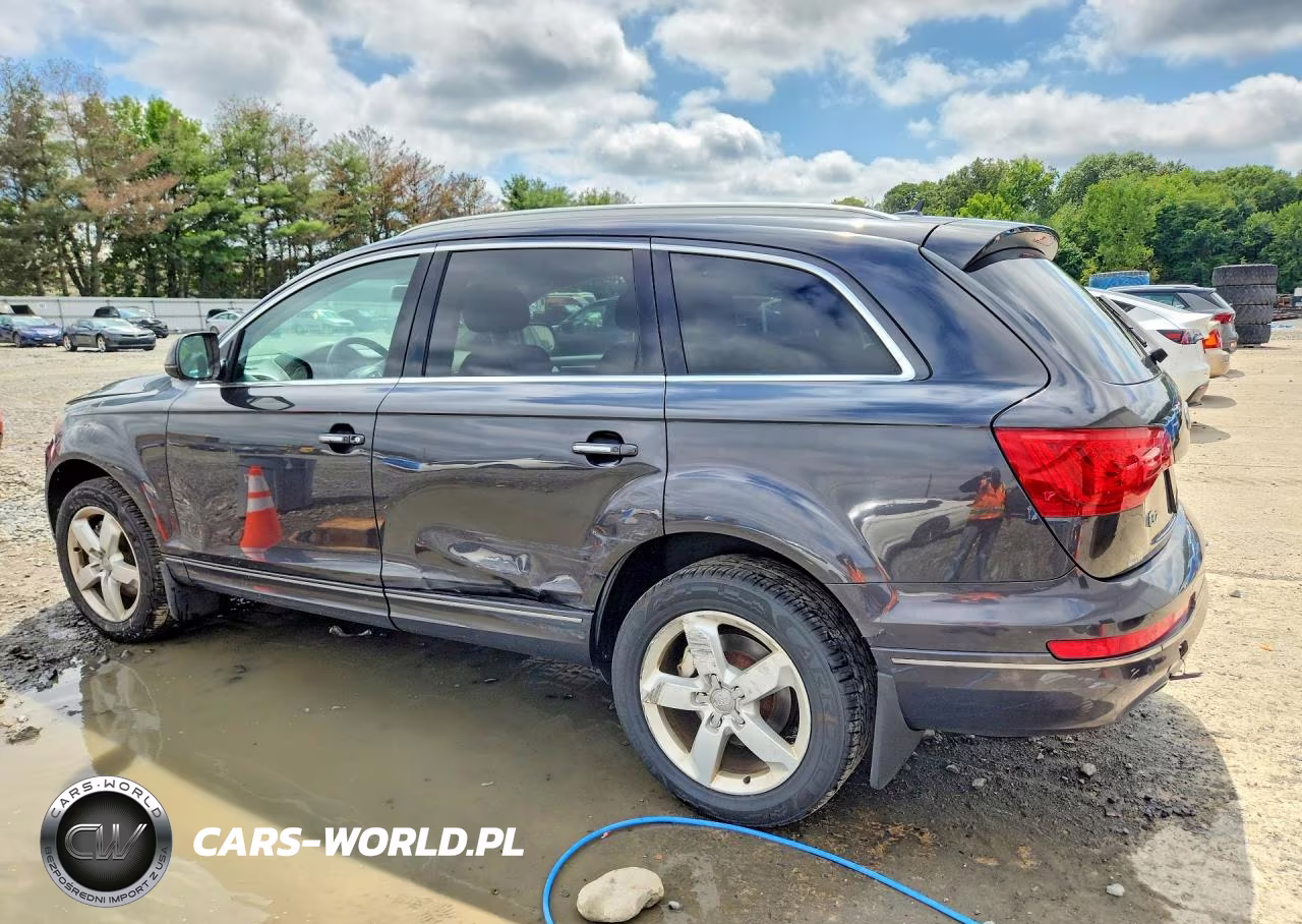 2015 Audi Q7 Premium Plus VIN:WA1LGAFE3FD013418 - 2