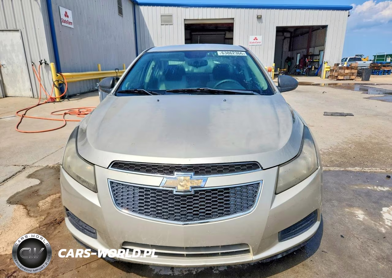 2013 Chevrolet Cruze Ls VIN:1G1PA5SH7D7276063 - 5