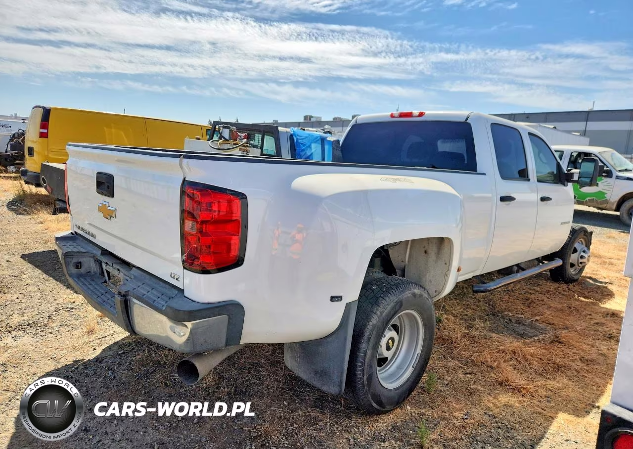 2013 Chevrolet Silverado K3500 VIN:1GC4KZC85DF137052 - 3