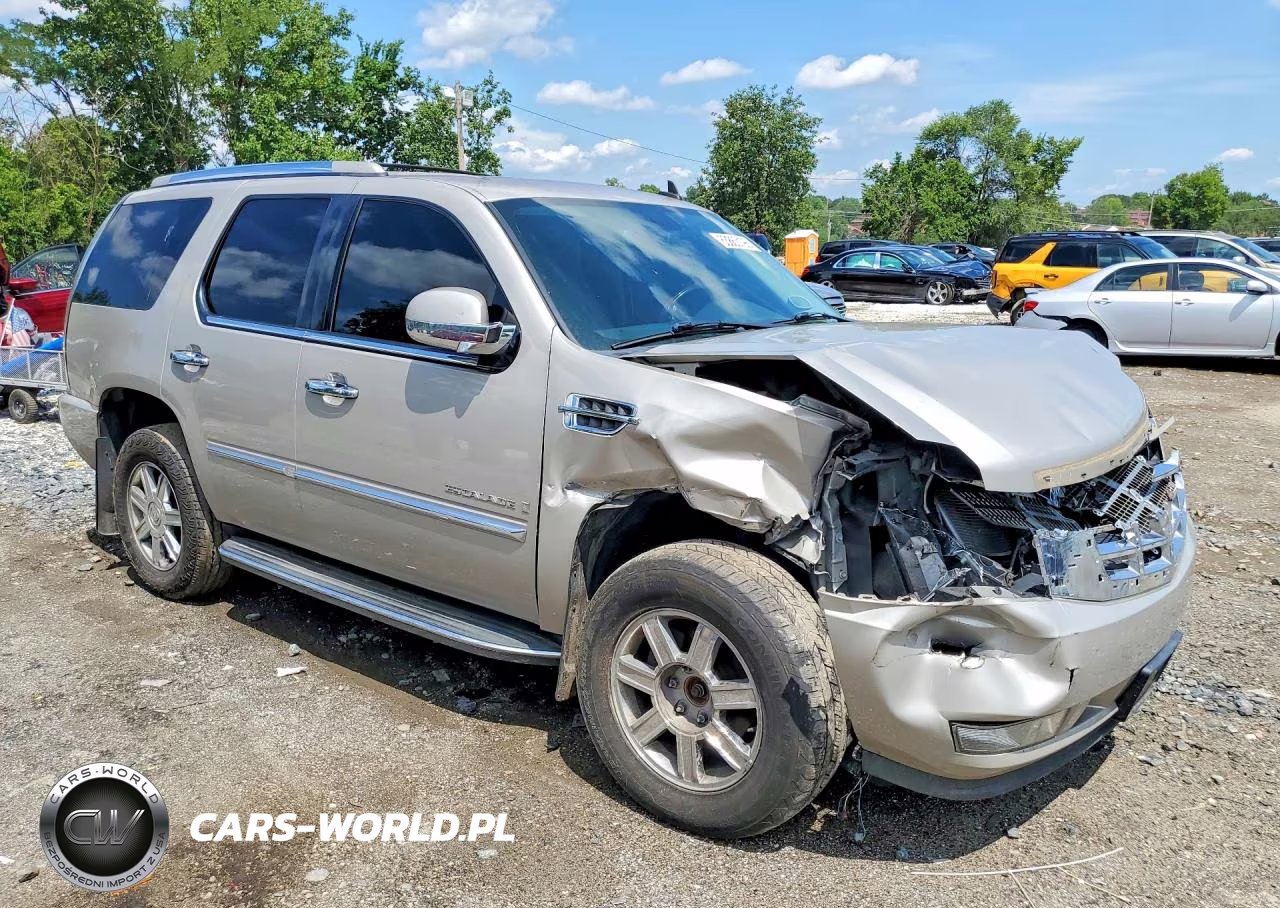 2007 Cadillac Escalade Luxury VIN:1GYFK638X7R426237 - 4
