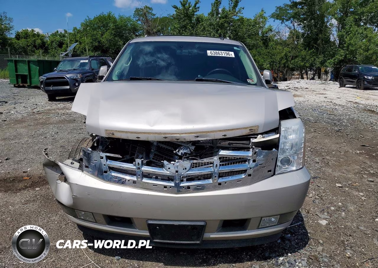 2007 Cadillac Escalade Luxury VIN:1GYFK638X7R426237 - 5
