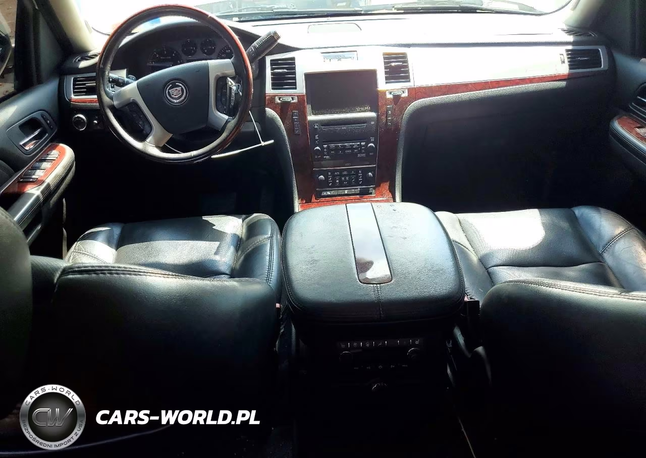 2007 Cadillac Escalade Luxury VIN:1GYFK638X7R426237 - 8