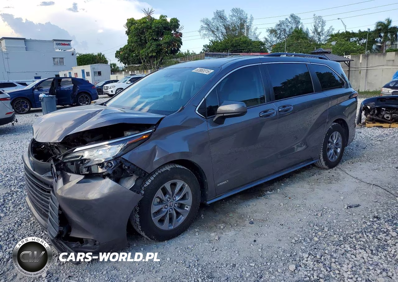 2021 Toyota Sienna Le