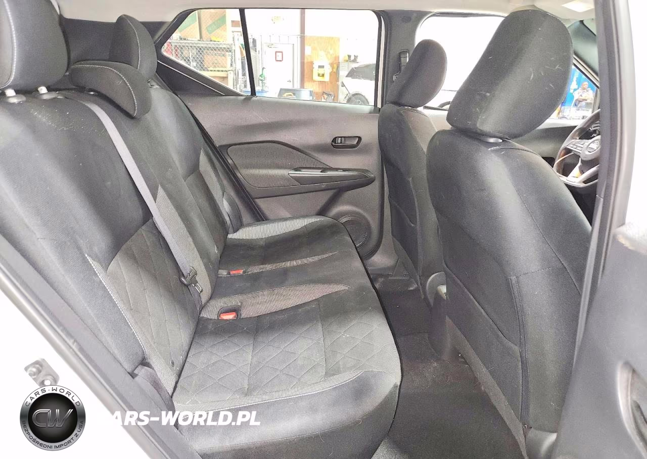 2019 Nissan Kicks S VIN:3N1CP5CU0KL532376 - 10