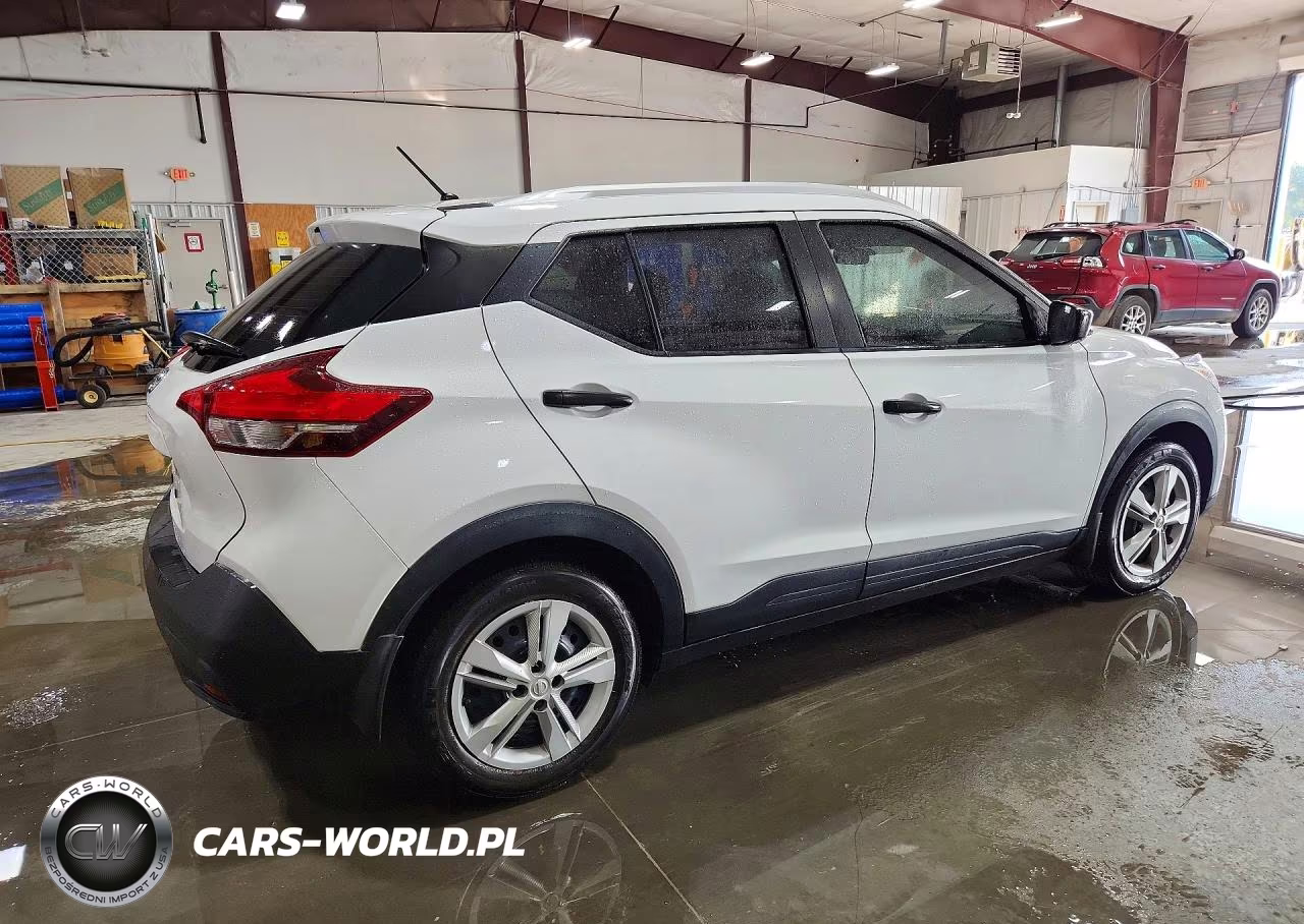 2019 Nissan Kicks S VIN:3N1CP5CU0KL532376 - 3