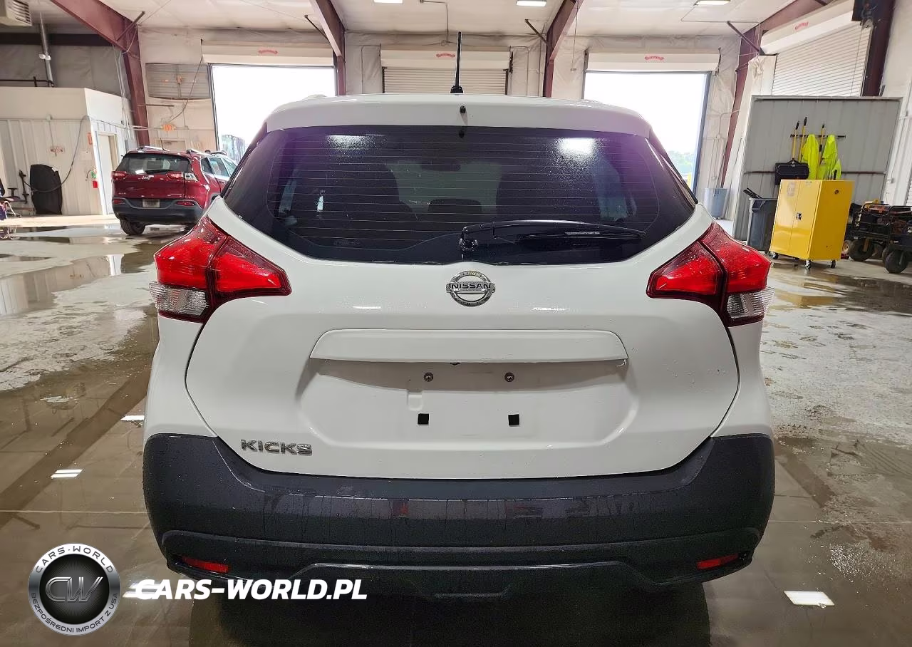 2019 Nissan Kicks S VIN:3N1CP5CU0KL532376 - 6