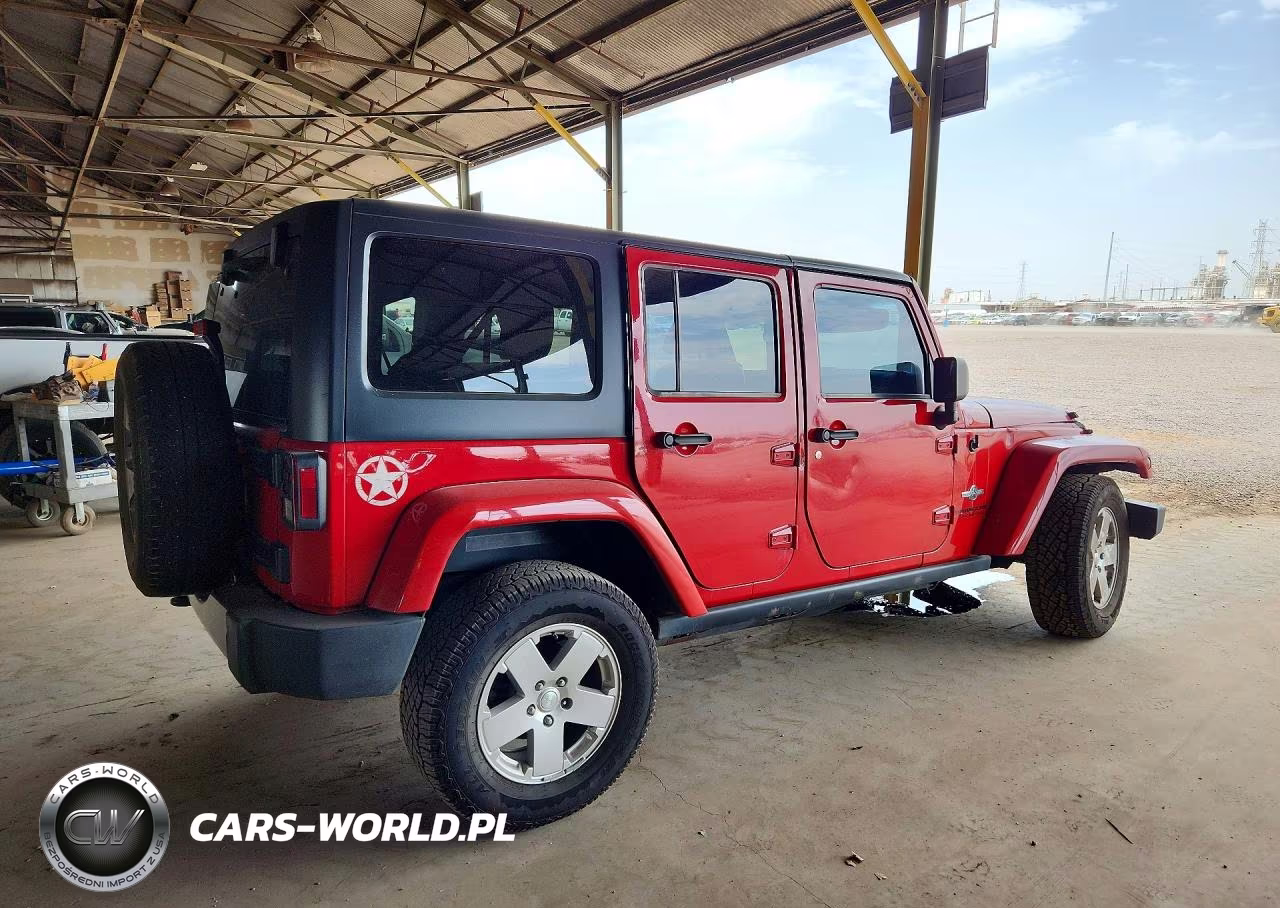 2014 Jeep Wrangler Unlimited Sport VIN:1C4BJWDG5EL216173 - 3