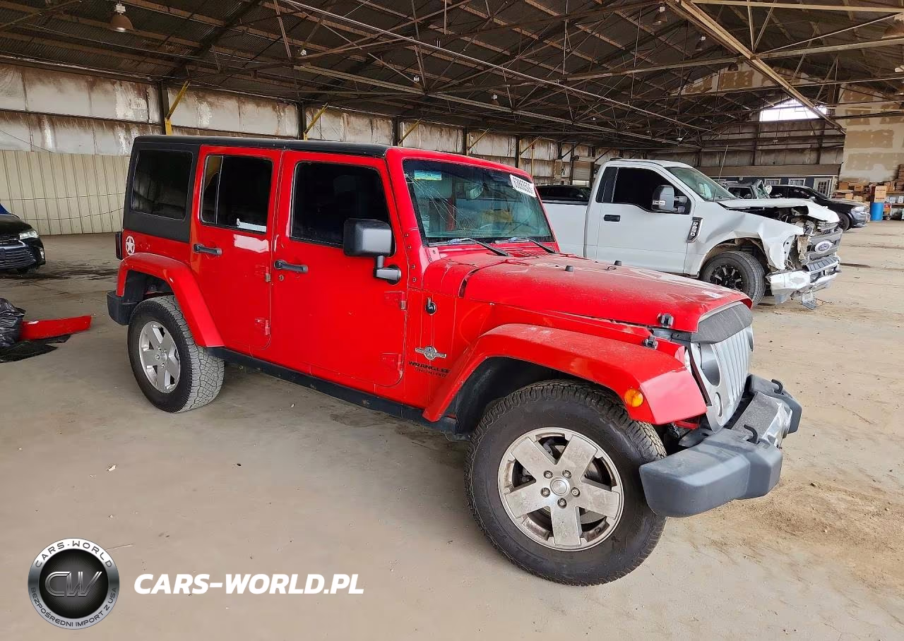 2014 Jeep Wrangler Unlimited Sport VIN:1C4BJWDG5EL216173 - 4