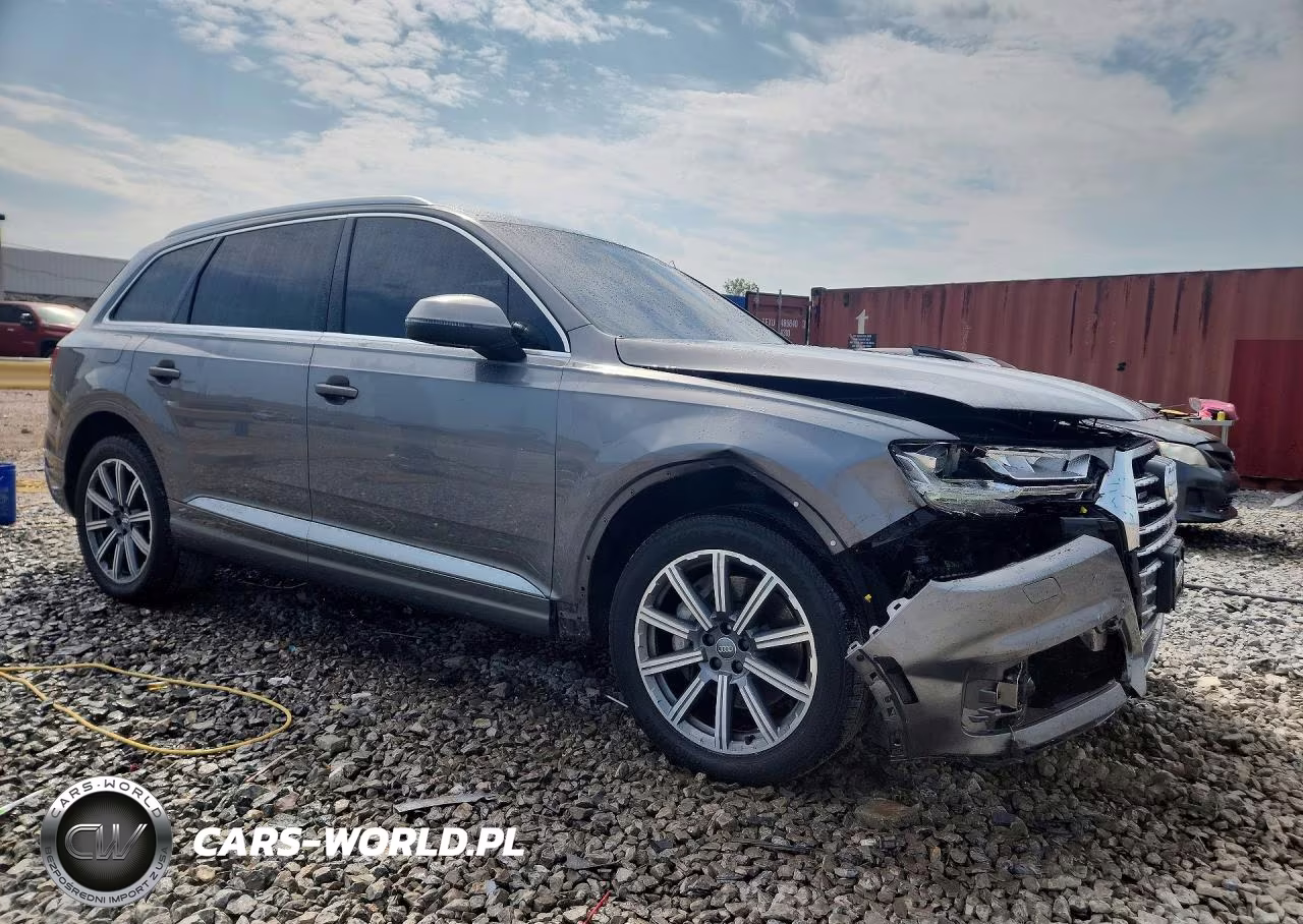 2017 Audi Q7 Premium Plus VIN:WA1LAAF76HD047522 - 4