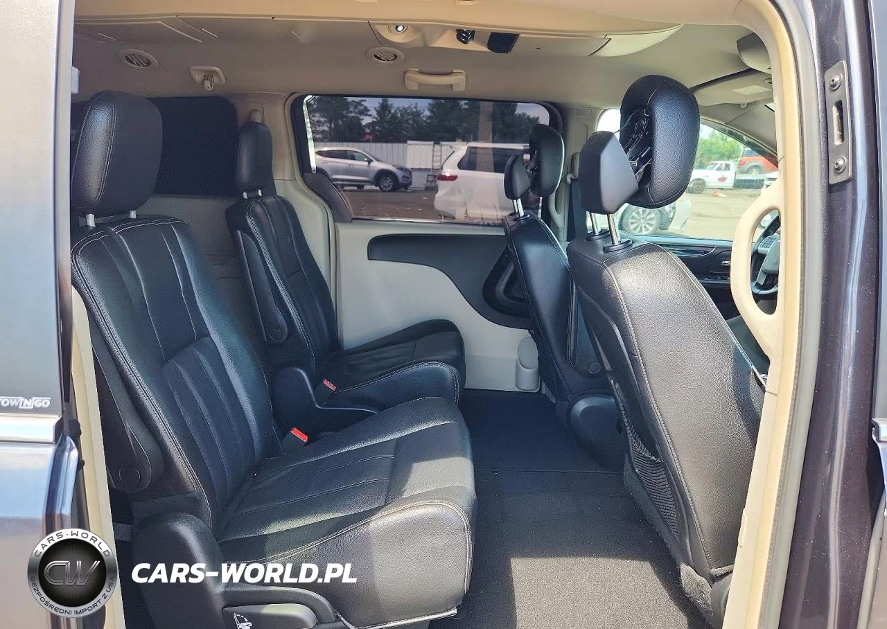 2014 Chrysler Town & Country Touring VIN:2C4RC1BG9ER318744 - 11