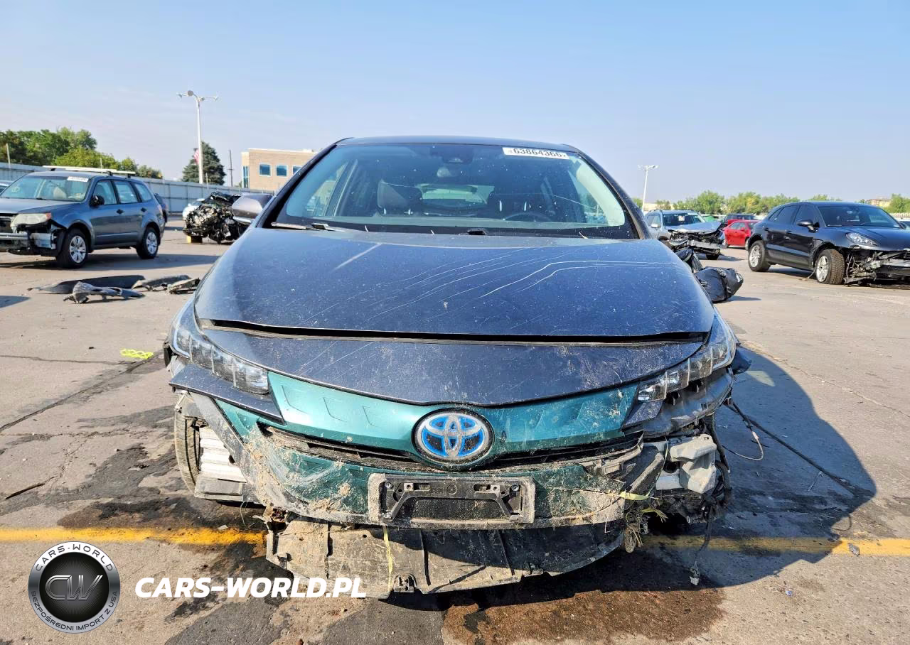 2017 Toyota Prius Prime Premium VIN:JTDKARFP3H3021286 - 5
