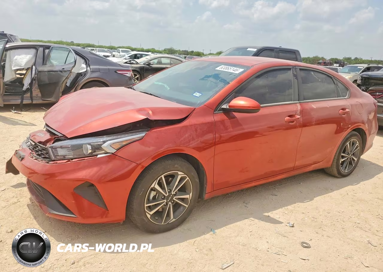 2023 Kia Forte Lxs – zdjęcie 1 z 12