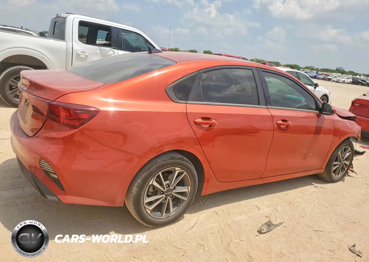 2023 Kia Forte Lxs VIN:3KPF24AD5PE680881 - 3