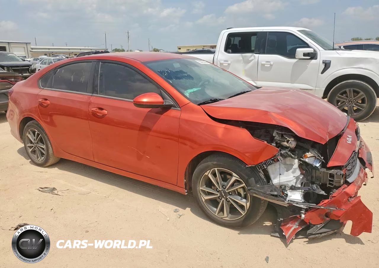 2023 Kia Forte Lxs VIN:3KPF24AD5PE680881 - 4