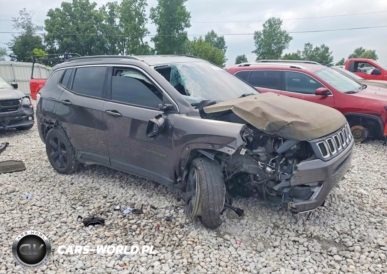 2018 Jeep Compass Latitude VIN:3C4NJDBB9JT168314 - 4