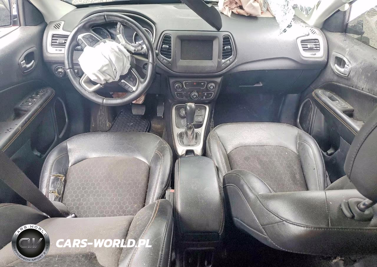 2018 Jeep Compass Latitude VIN:3C4NJDBB9JT168314 - 8