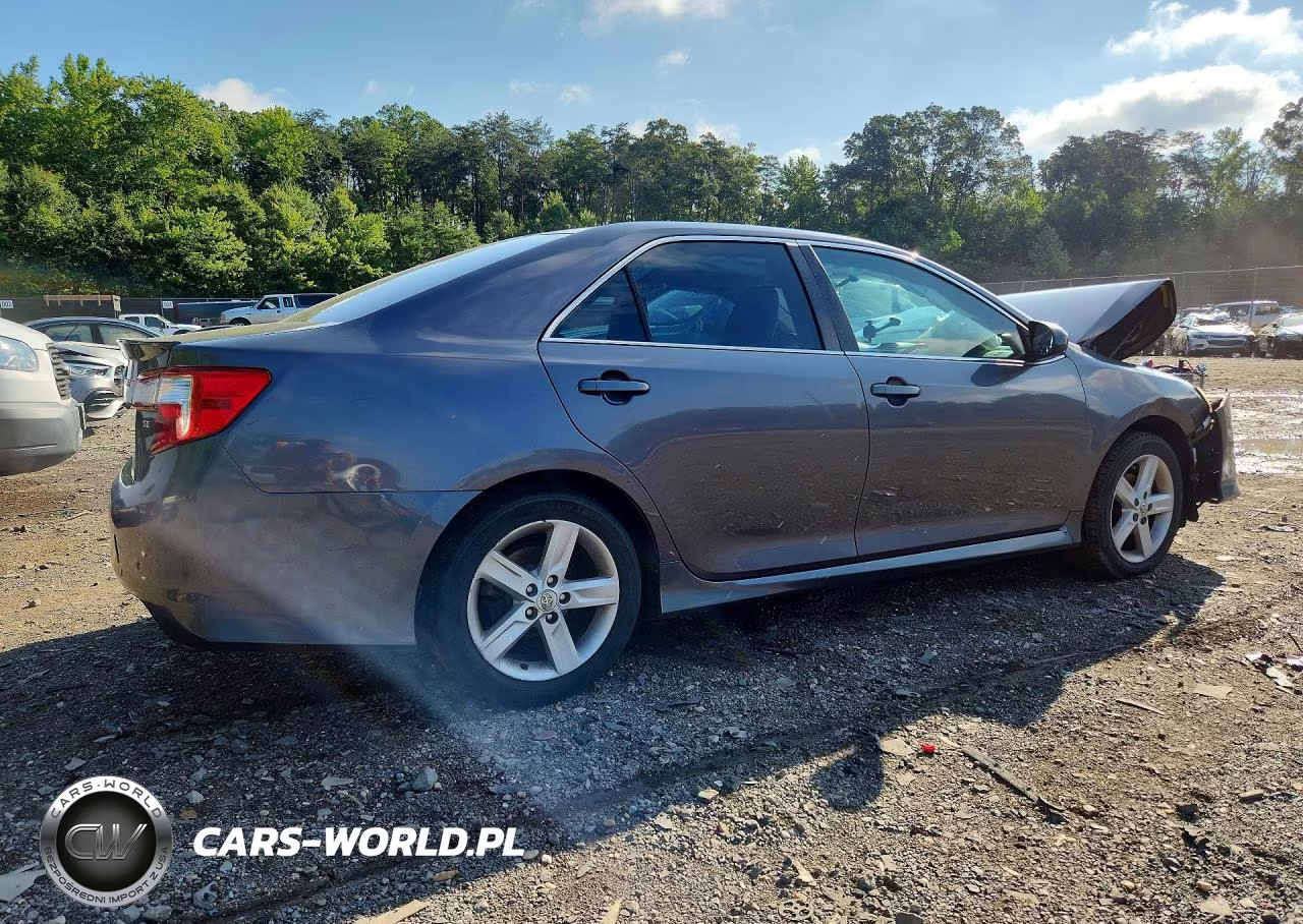 2014 Toyota Camry Se VIN:4T1BF1FK7EU834252 - 3
