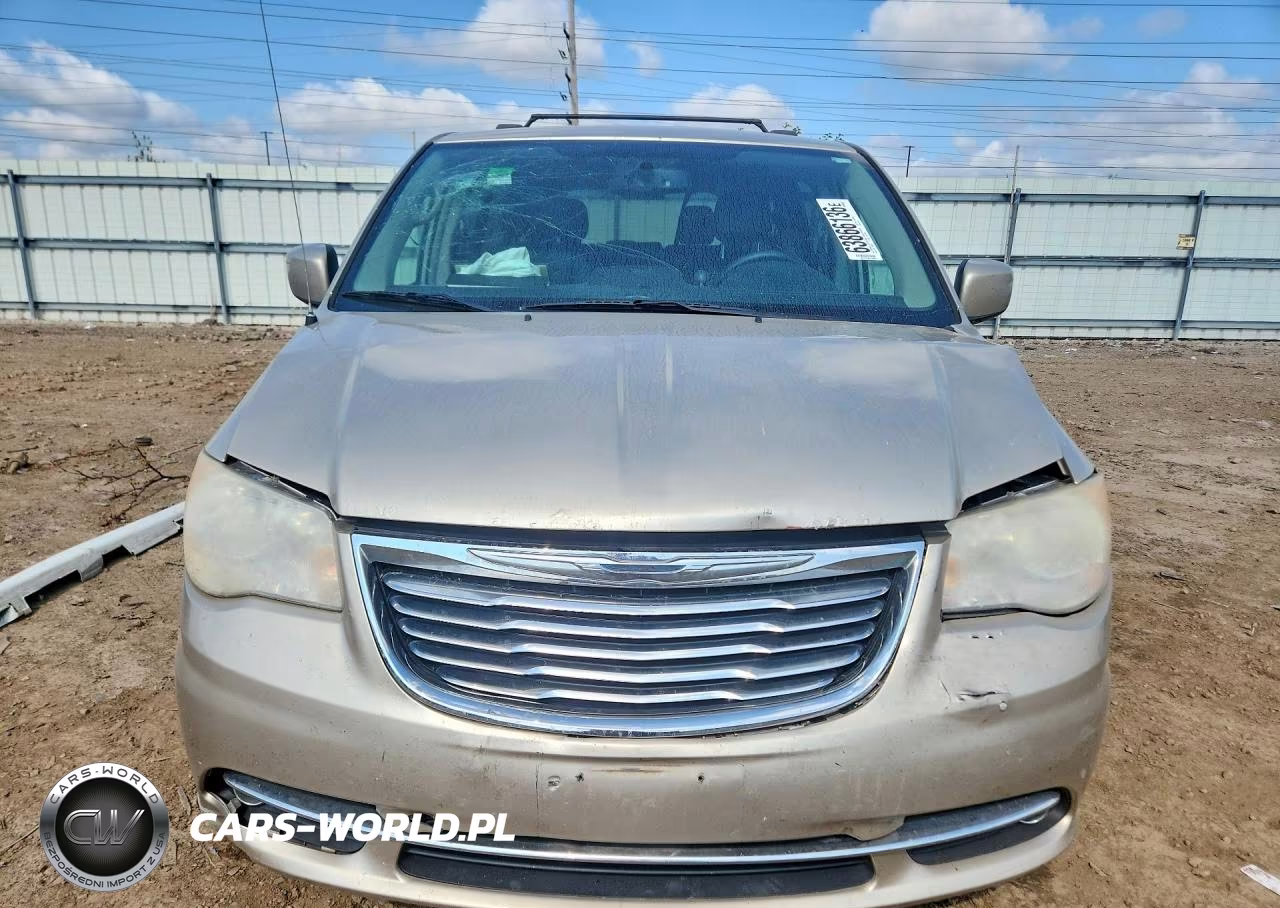2014 Chrysler Town & Country Touring VIN:2C4RC1BG8ER348155 - 5