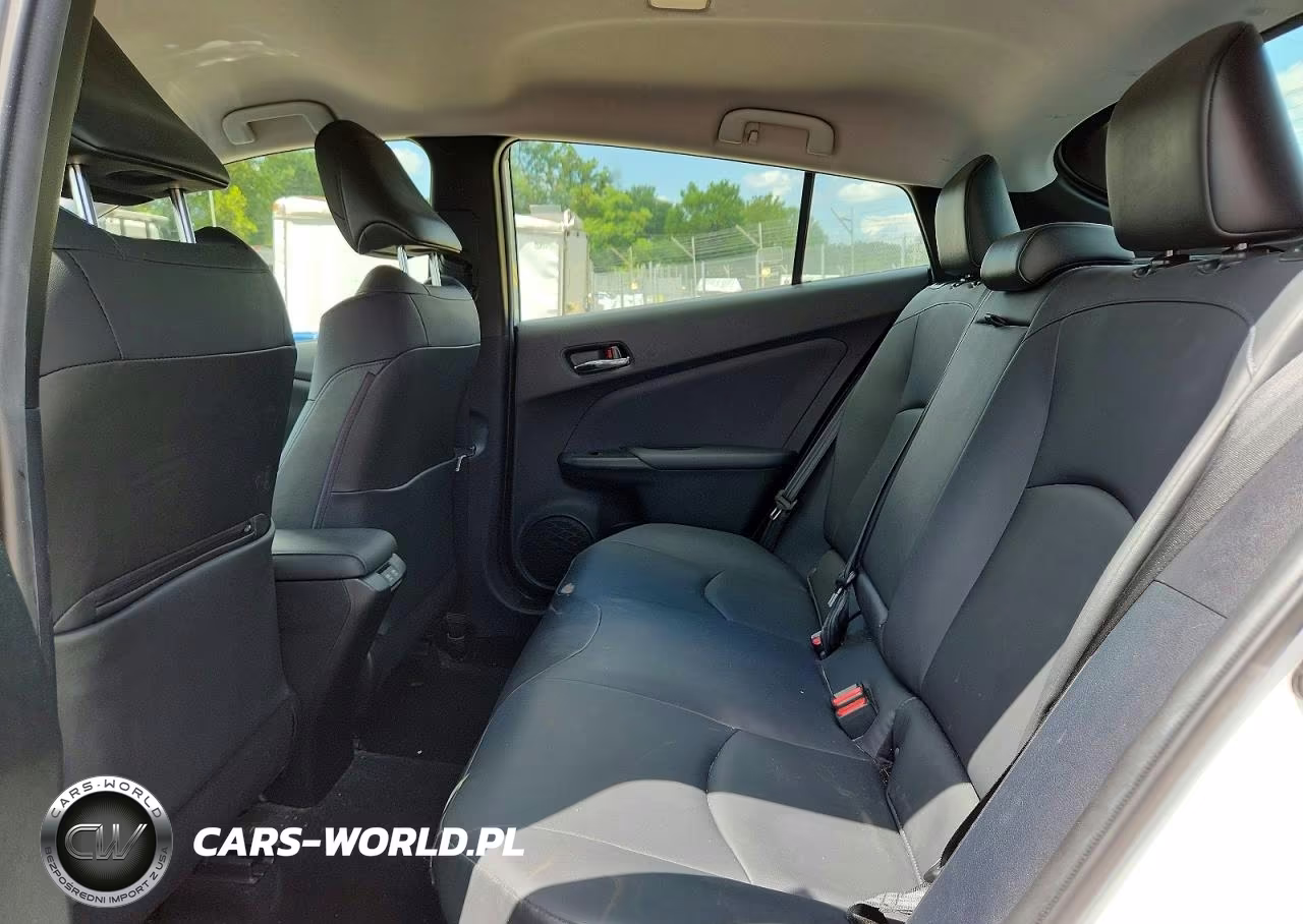 2021 Toyota Prius Xle Awd-E VIN:JTDL9MFU1M3028849 - 10