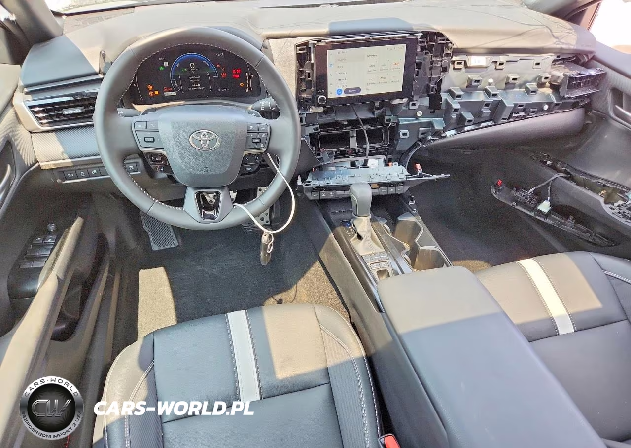 2026 Toyota Camry Se VIN:4T1DBADKXTU041693 - 8