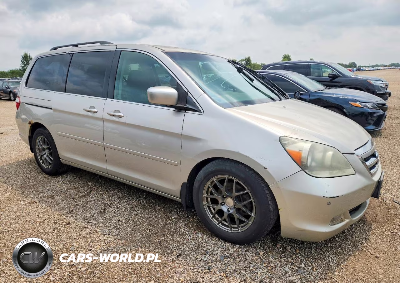 2005 Honda Odyssey Touring VIN:5FNRL38885B107221 - 4