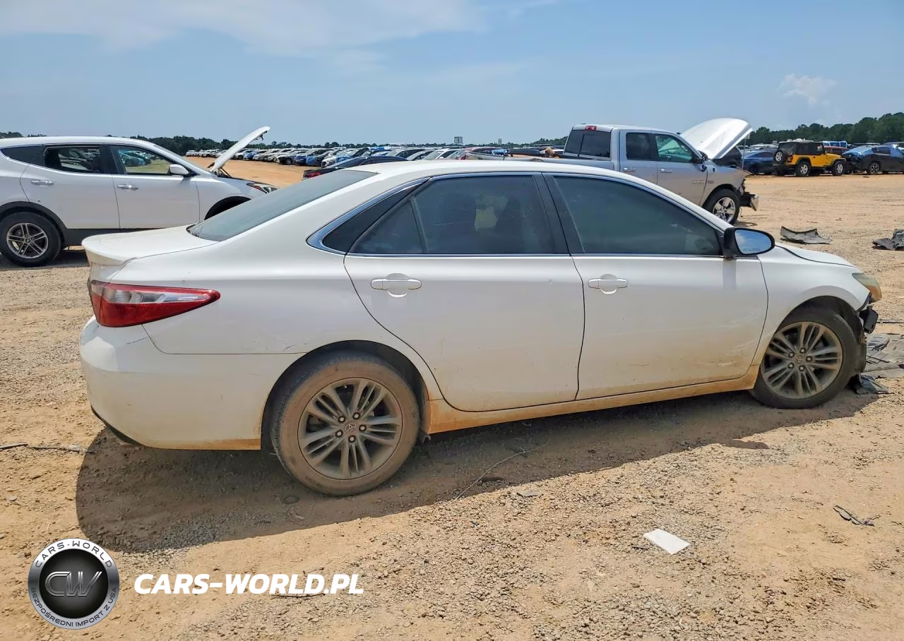 2015 Toyota Camry Se VIN:4T1BF1FK8FU046422 - 3