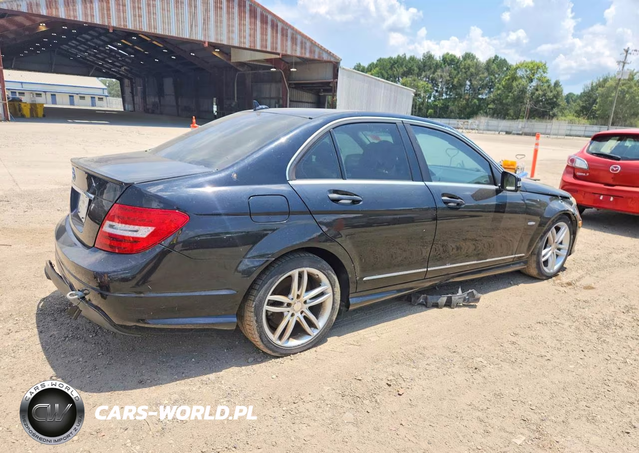 2012 Mercedes-Benz C 250 VIN:WDDGF4HB7CR220879 - 3