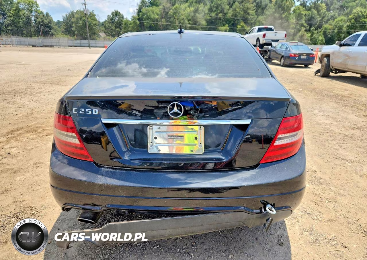2012 Mercedes-Benz C 250 VIN:WDDGF4HB7CR220879 - 6