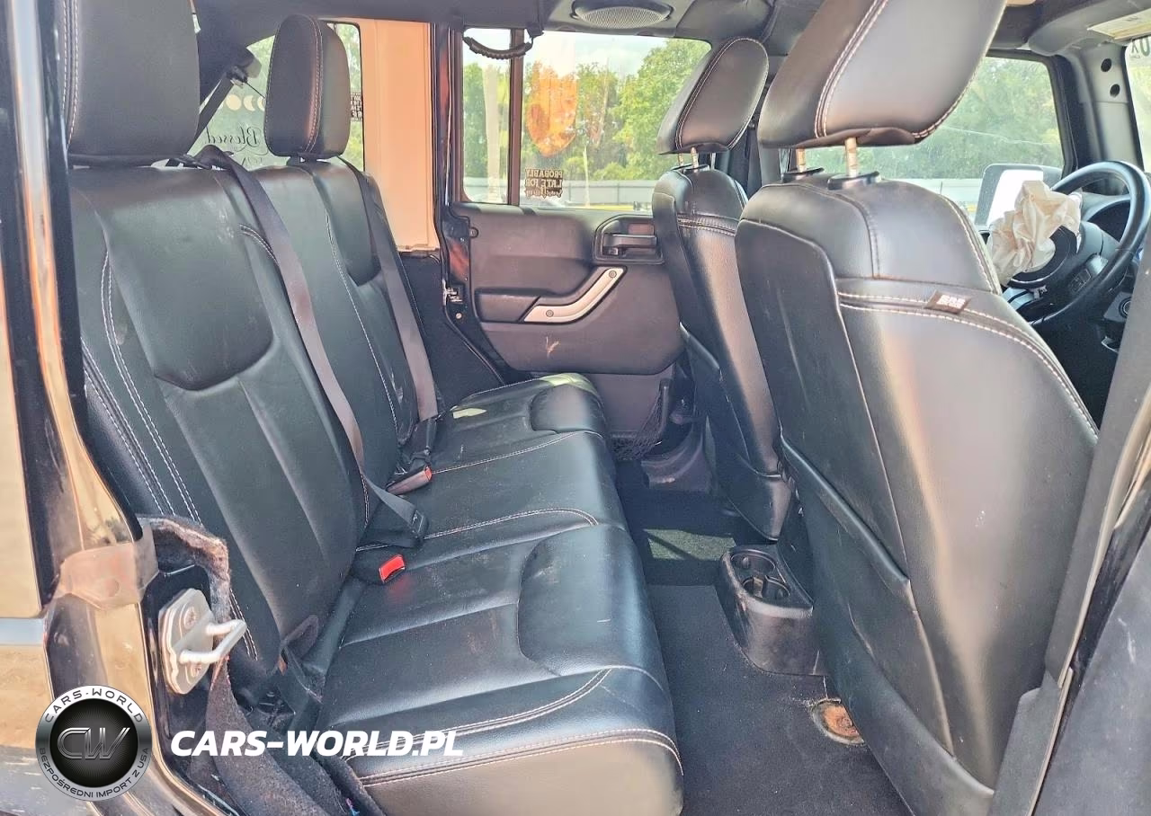 2014 Jeep Wrangler Unlimited Sahara VIN:1C4HJWEG4EL233913 - 10