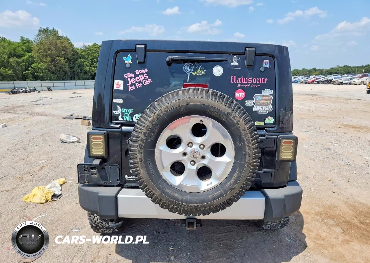 2014 Jeep Wrangler Unlimited Sahara VIN:1C4HJWEG4EL233913 - 6
