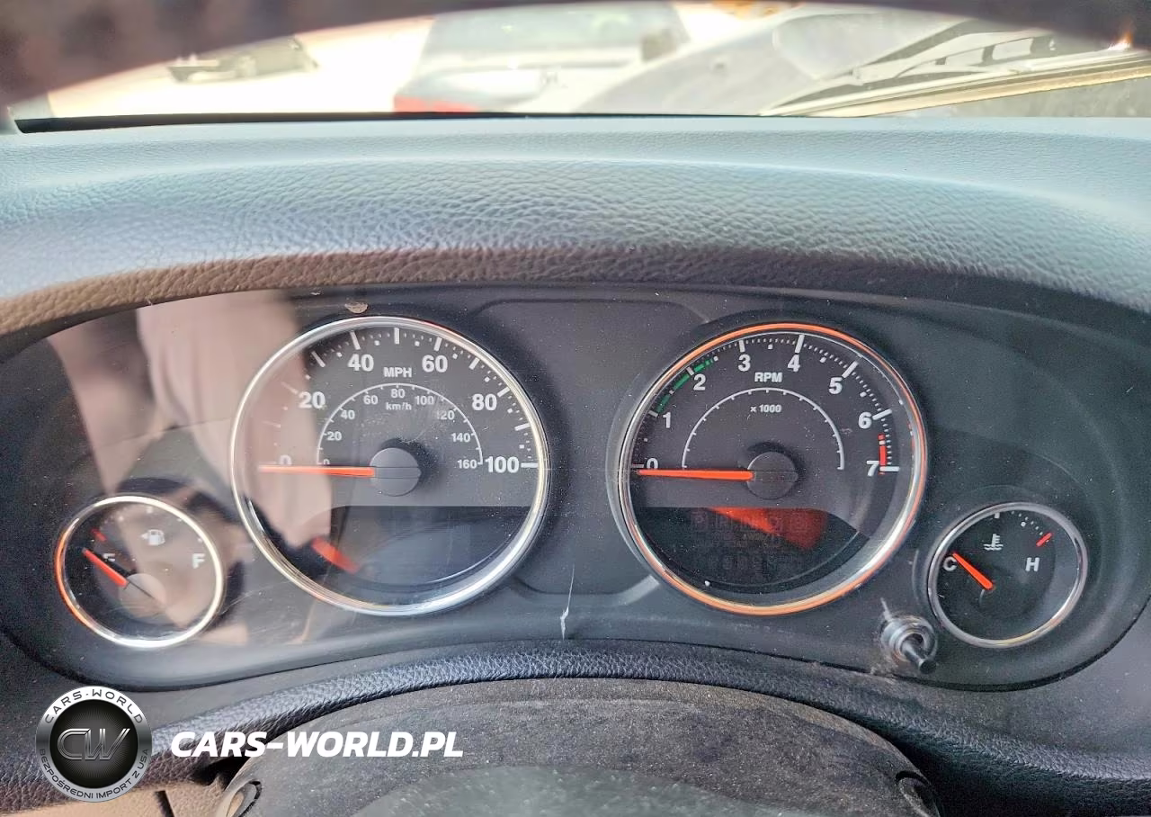 2014 Jeep Wrangler Unlimited Sahara VIN:1C4HJWEG4EL233913 - 9