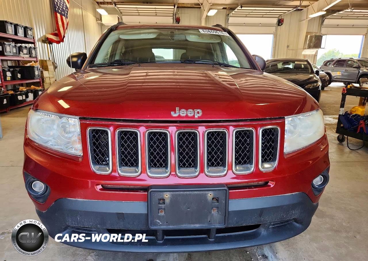 2012 Jeep Compass Latitude VIN:1C4NJDEB3CD572911 - 5