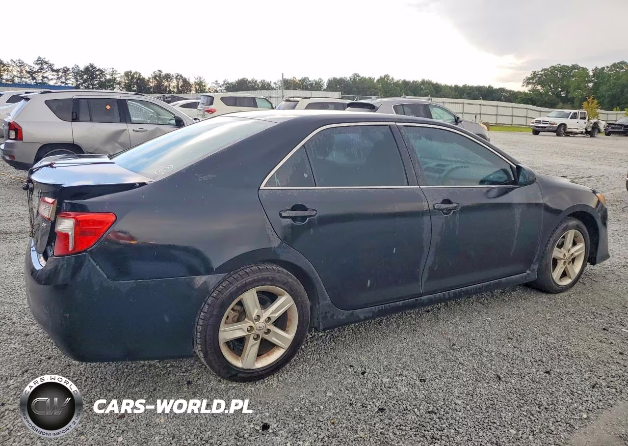 2014 Toyota Camry Se VIN:4T1BF1FKXEU743279 - 3