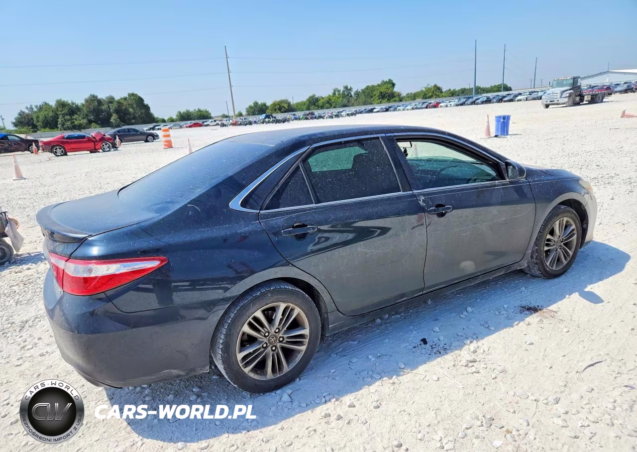 2016 Toyota Camry Se VIN:4T1BF1FK3GU600922 - 3