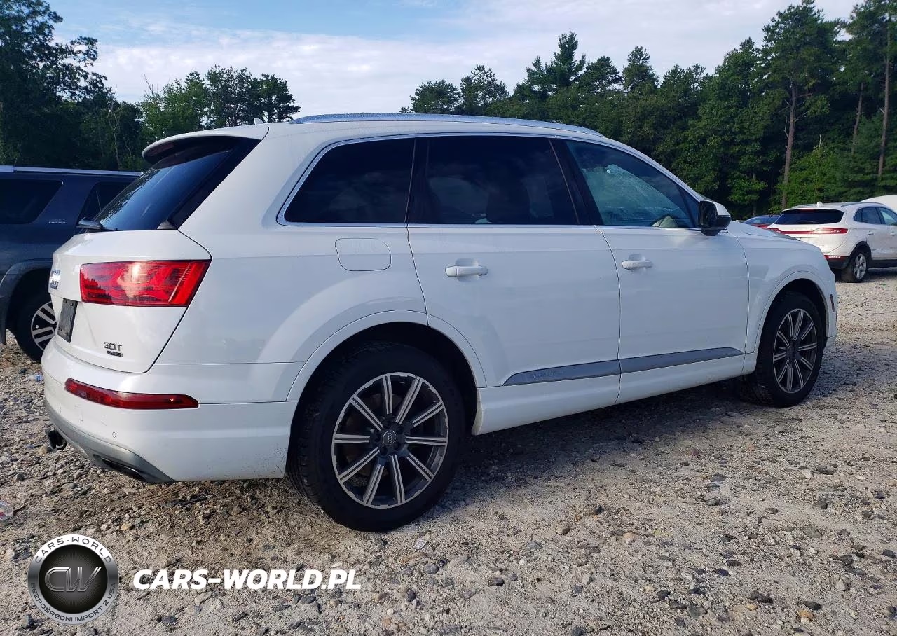 2017 Audi Q7 Premium Plus VIN:WA1LAAF74HD006323 - 3