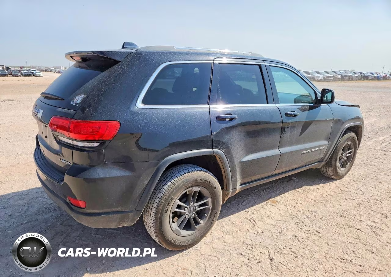 2015 Jeep Grand Cherokee Laredo VIN:1C4RJFAG6FC737956 - 3