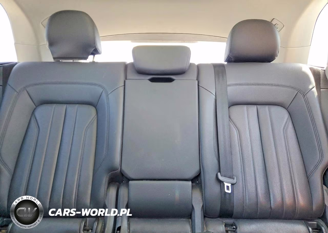 2018 Audi Q5 Premium Plus VIN:WA1BNAFY2J2211696 - 10