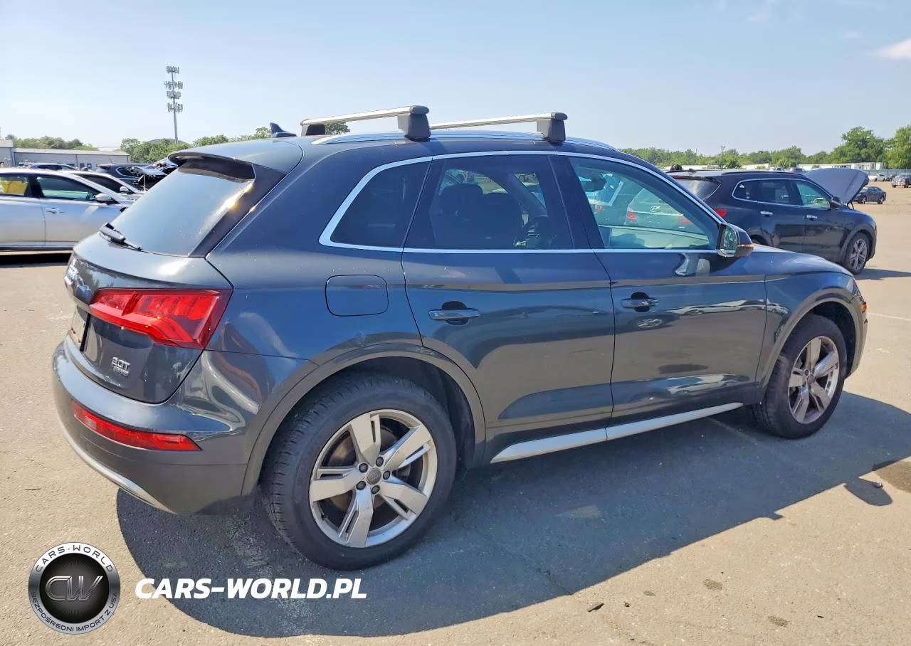2018 Audi Q5 Premium Plus VIN:WA1BNAFY2J2211696 - 3