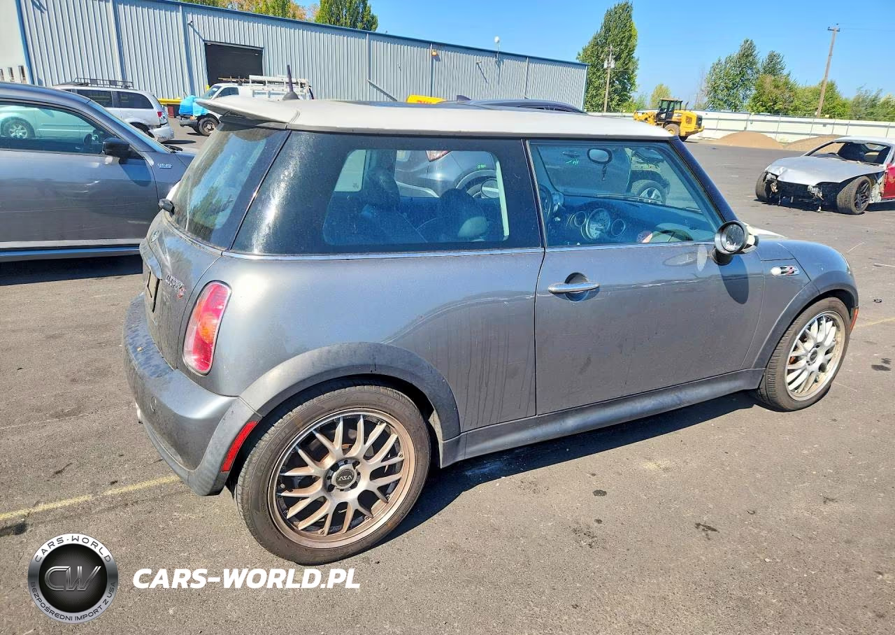 2004 Mini Cooper S VIN:WMWRE33494TD85071 - 3