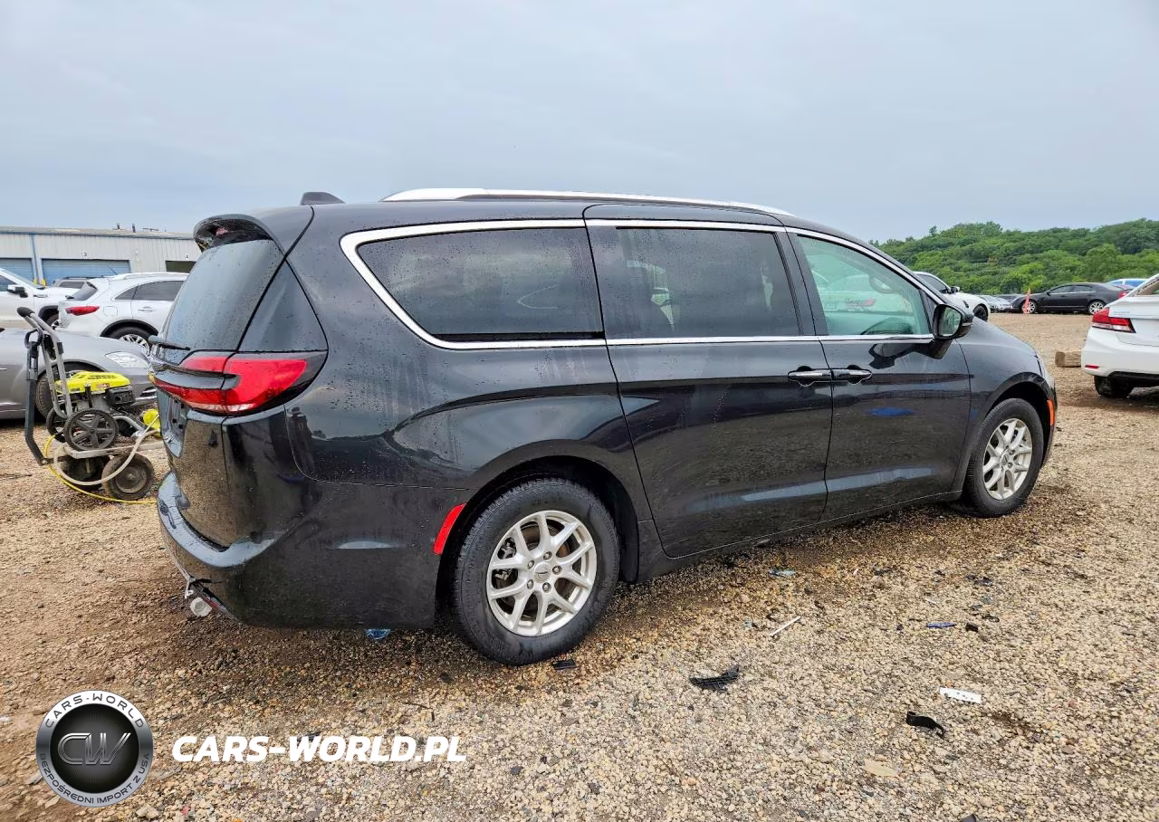 2021 Chrysler Pacifica Touring L VIN:2C4RC1BG0MR597953 - 3