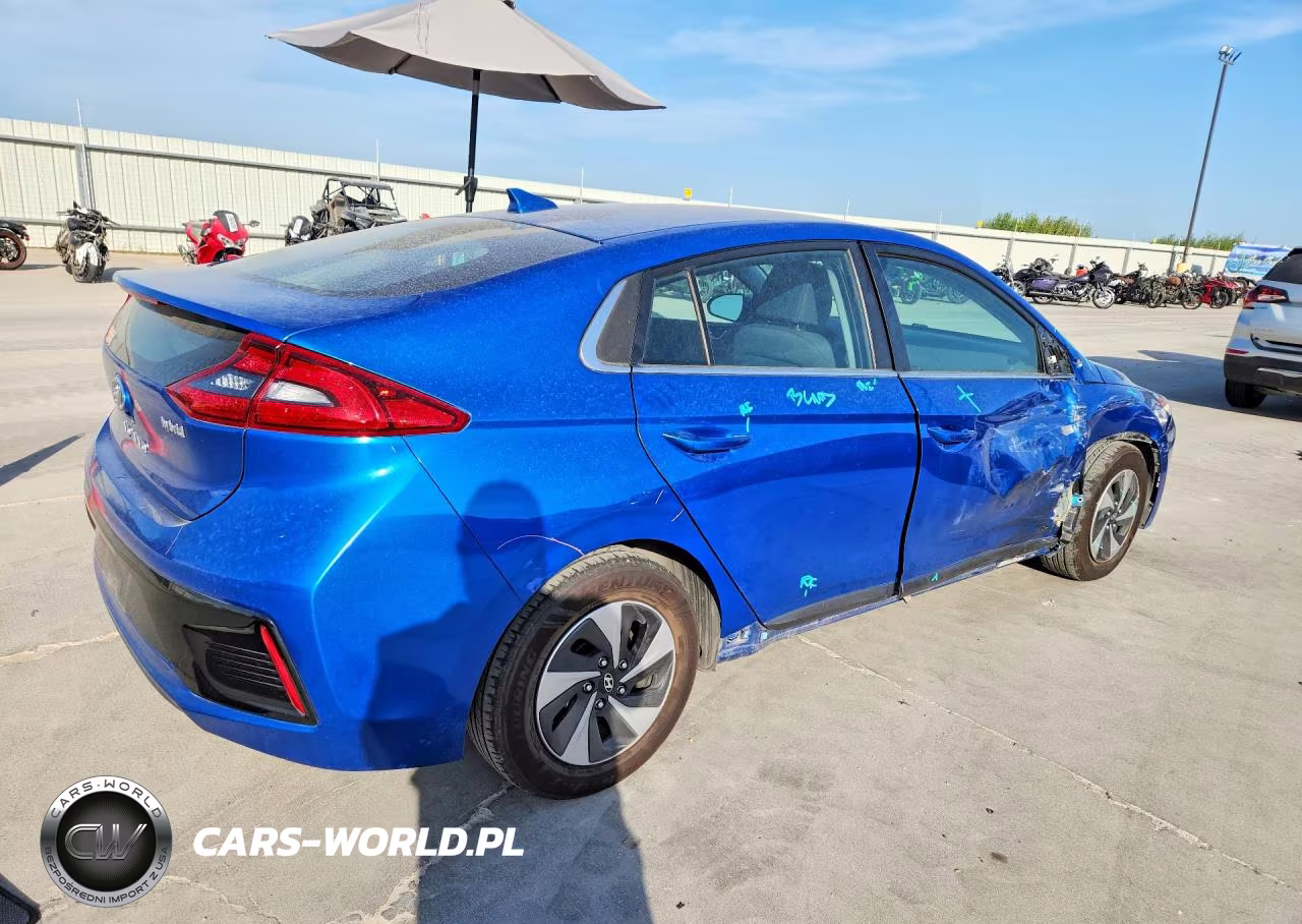 2018 Hyundai Ioniq Sel VIN:KMHC75LC2JU075252 - 3