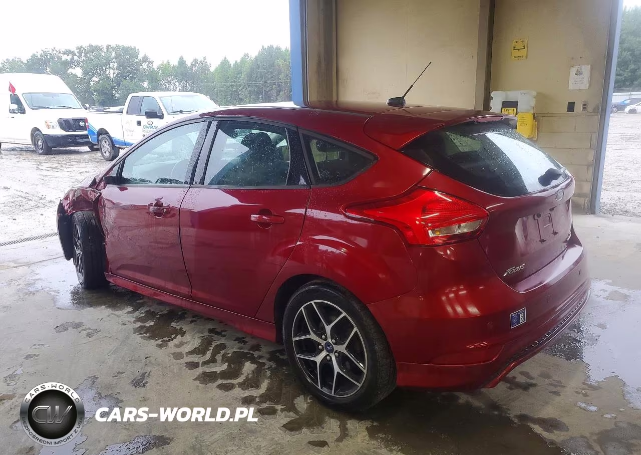 2015 Ford Focus Se VIN:1FADP3K26FL251437 - 2