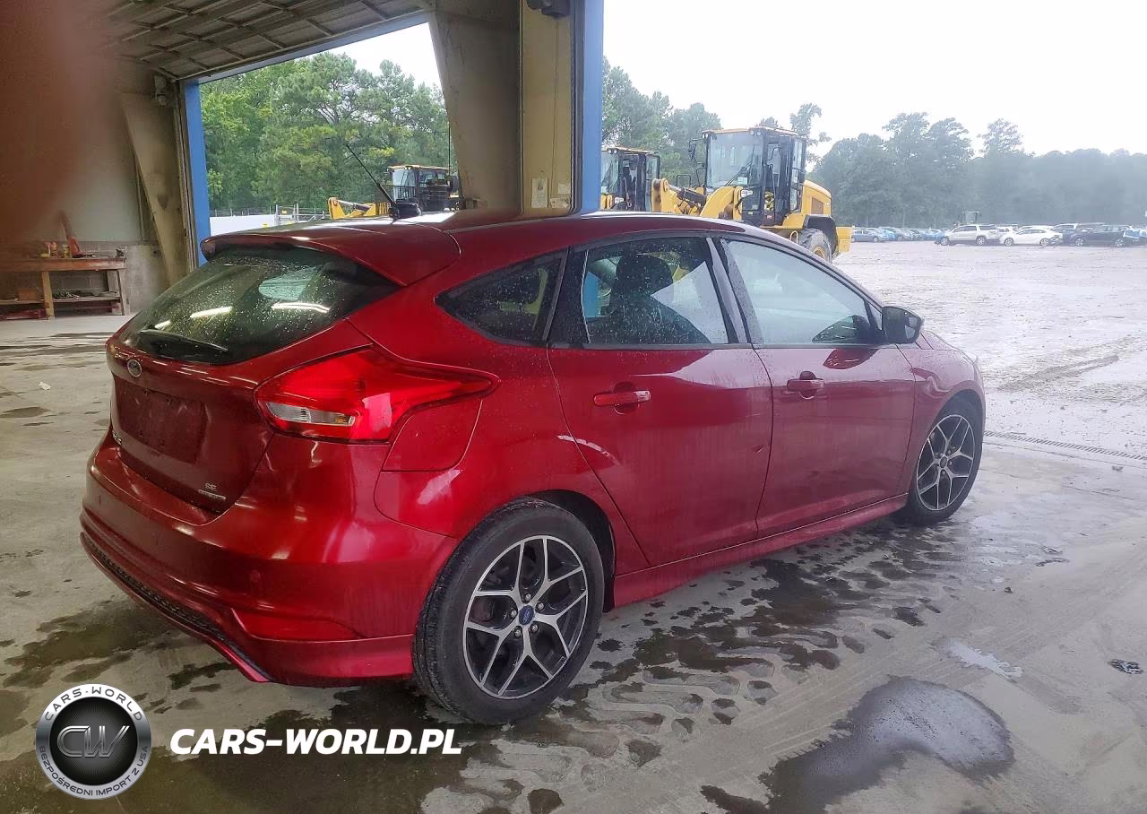 2015 Ford Focus Se VIN:1FADP3K26FL251437 - 3