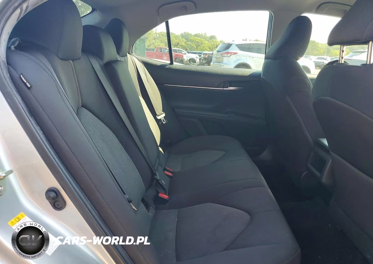 2018 Toyota Camry VIN:4T1B11HK7JU609075 - 10